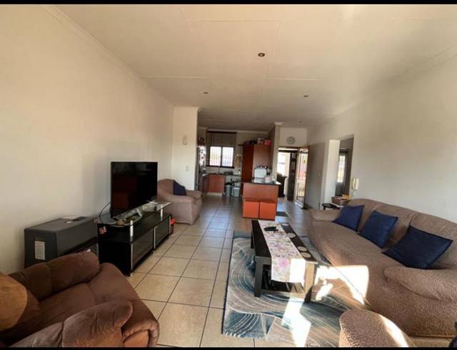 2 BEDROOM APARTMENT FOR SALE IN SONNEVELD